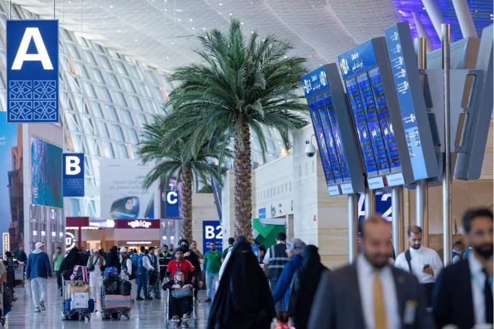 مطار الملك عبدالعزيز الدولي يسجل أسبوعًا من الأرقام القياسية الجديدة