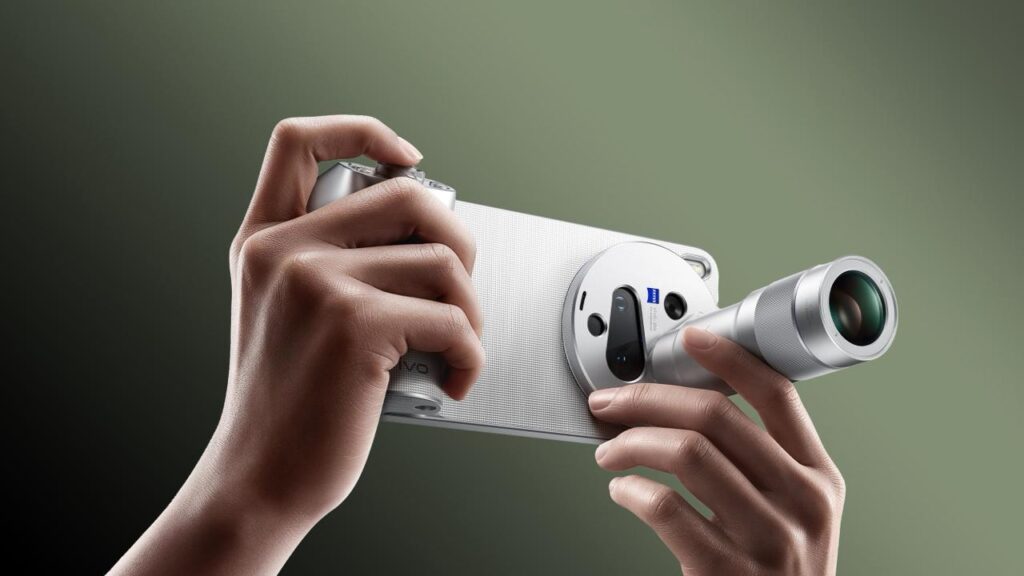“vivo X300 Ultra: When a Smartphone Transforms into a Cinematic Powerhouse”
